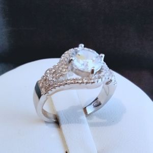 NWT Beautiful Silver 925 Engagement Ring.